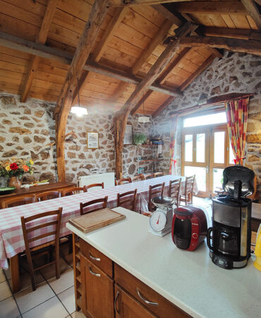 Salle à manger depuis la cuisine