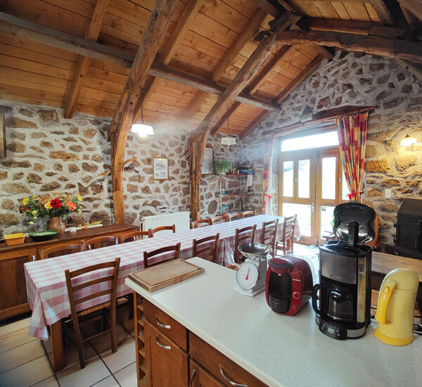 Salle à manger depuis la cuisine