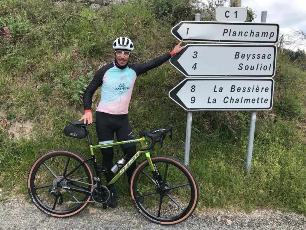Participez aux stages vélos animés par Sébastien CHAVANEL en partenariat avec le gîte La Butinerie !